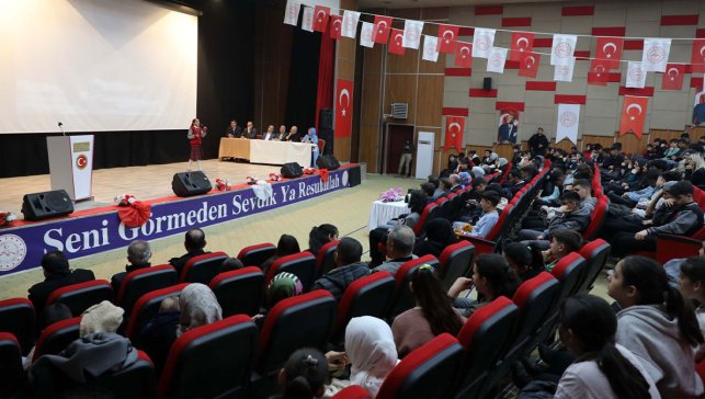 Ağrı’da ortaokul öğrencileri Peygamber Efendimiz’i anlatmak için yarışacak
