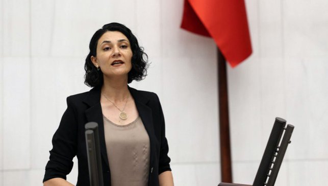 DEM Parti Ağrı Milletvekili Nejla Demir’den Patnos’taki kadın cinayetiyle ilgili yazılı soru önergesi