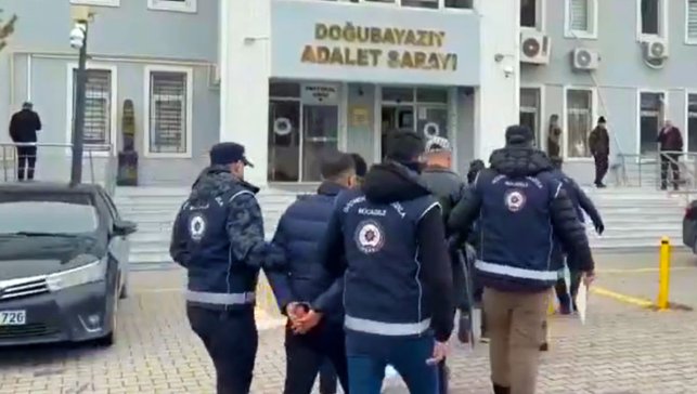 Doğubayazıt İlçesinde Göçmen Kaçakçılığı Operasyonu Yapıldı, 5 Kişi Hakkında İşlem Başlatıldı