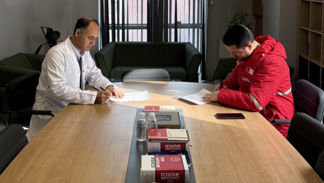 Ağrı’da Afetlere Karşı Hayati Adım: Kızılay ile Eczacılar Güçlerini Birleştirdi