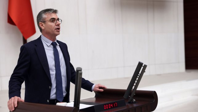 DEM Parti Ağrı Milletvekili Dr. Heval Bozdağ, İlçe Devlet Hastanelerindeki Sorunları TBMM Gündemine Taşıdı