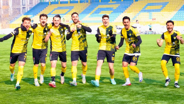 Maç 15. dakikada koptu: Ağrı 1970, 10 kişi kalan Kahramanmaraşspor’u 4-1’le geçti