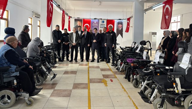 İlk dağıtım yetmemişti: Arapgir ve 8 ilçede 30 kişi daha tekerlekli sandalyeye kavuştu