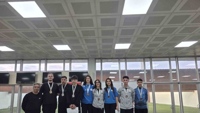 Erzincanlı sporcular Trabzon'daki havalı silahlar müsabakalarına damga vurdu