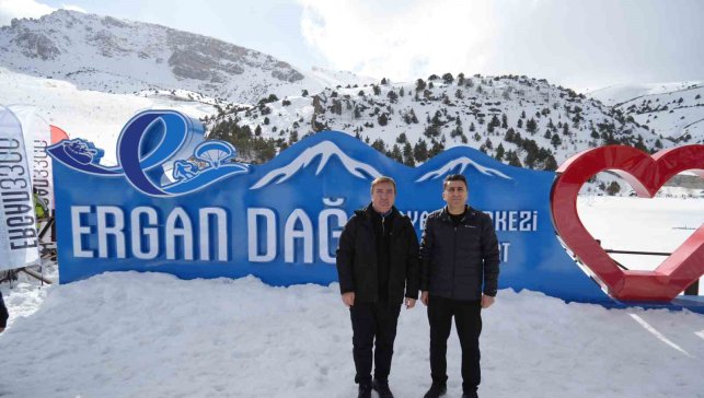 Tunceli ve Erzincan turizmine milat olacak yol için iki vali el sıkıştı