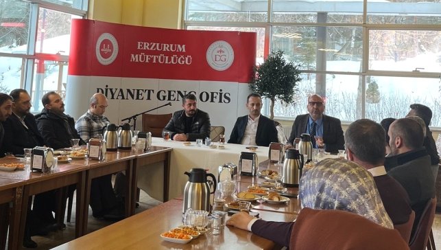 Gençliğin manevi rehberleri "Genç Ofis"te buluştu