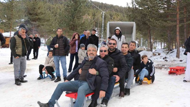 Erzurum'da kızaklarla kıyasıya yarış