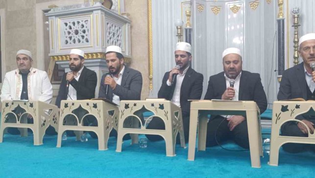 Berat Kandili Hakkari'de dualarla idrak edildi