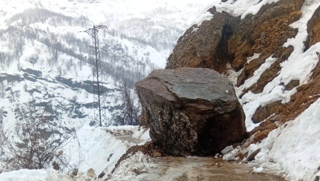 Bitlis'te yağış sonrası 6 farklı noktada heyelan meydana geldi