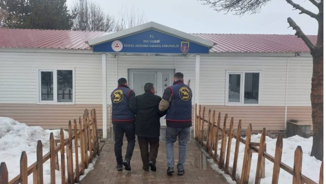 Muş'ta 1 yıl 6 ay kesinleşmiş hapis cezası ile aranan firari yakalandı