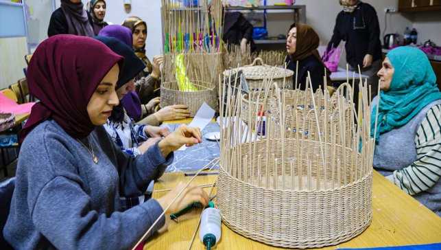 Sıfır Atık Projesi kapsamında Iğdır'da atık kağıtlar kadınlara gelir kapısı oldu