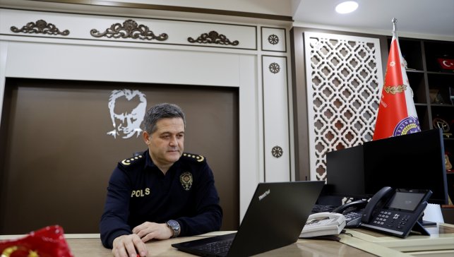 Malatya İl Emniyet Müdürü Ay, AA'nın Yılın Kareleri oylamasına katıldı