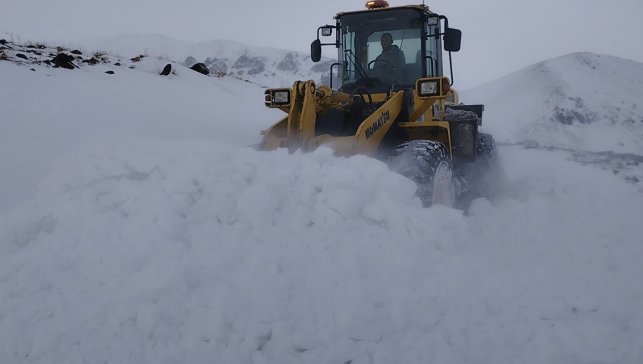 Kars'ta tipi 48 köy yolunu ulaşıma kapadı