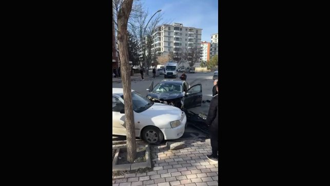 Elazığ'da zincirleme trafik kazası: 1 yaralı