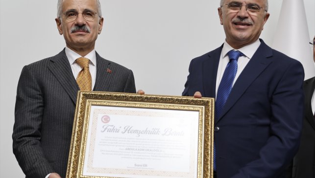 Bakan Uraloğlu'na Malatya'da hemşehrilik beratı verildi: