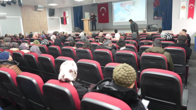 Üzümlü'de velilere mesleki eğitim tanıtımı yapıldı