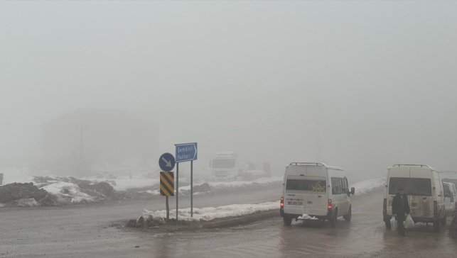 Van ve Hakkari'de 11 yerleşim yerine ulaşım sağlanamıyor