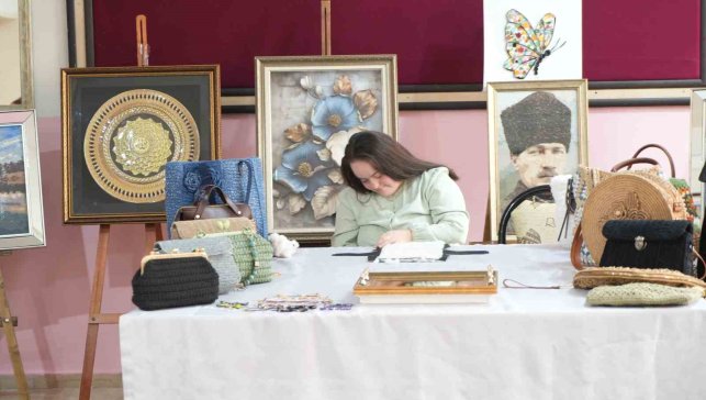 Muş'ta down sendromlu Rabia'nın sanatla yükselen başarısı