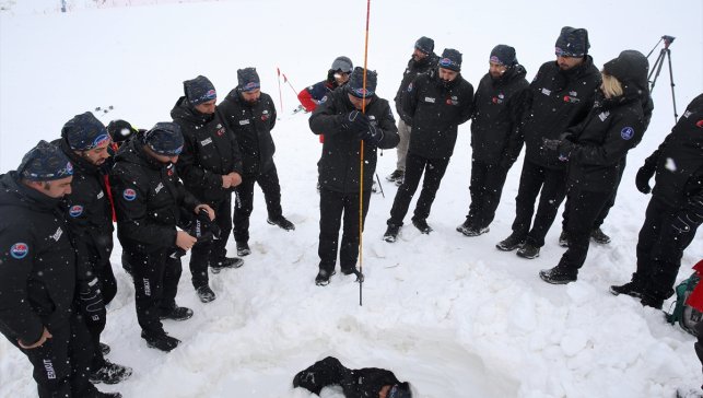 Erzurum'un gönüllü arama kurtarma ekibi çığ olaylarına müdahale için gücünü artırıyor