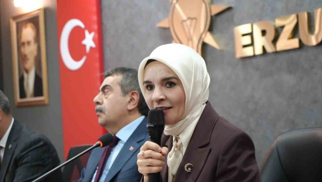 Bakan Göktaş: "Biz hiçbir zaman elimizi sahadan çekmedik, deprem turisti gibi oralara gitmiyoruz her zaman oradayız"