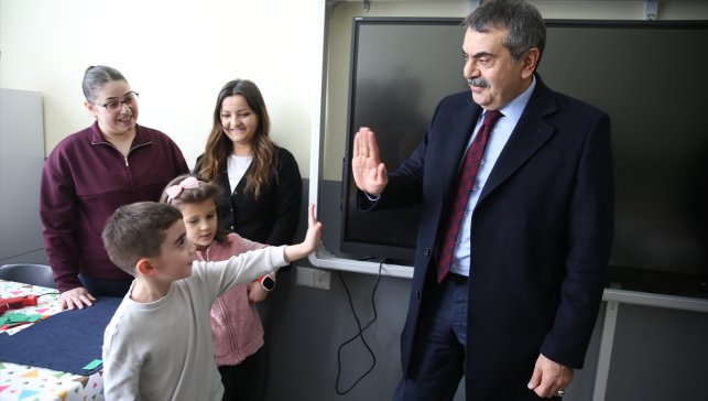 Milli Eğitim Bakanı Tekin, Erzurum'da ziyaretlerde bulundu