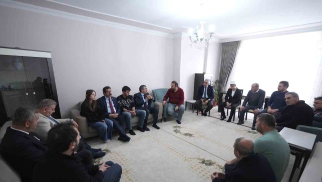 Bakan Tekin'den taziye ziyareti