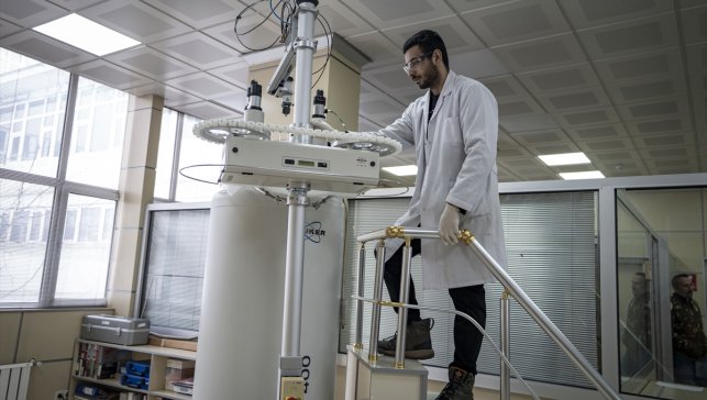 Atatürk Üniversitesinden bilim insanları, ilaç ham madde üretimi çalışmalarını anlattı