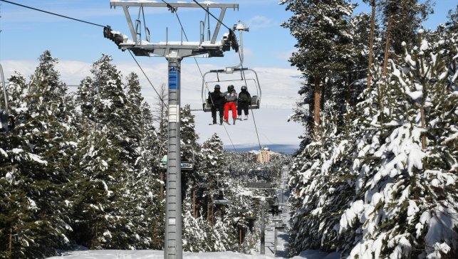 Sarıkamış Kayak Merkezi, kristal karıyla kayakseverleri ağırlıyor