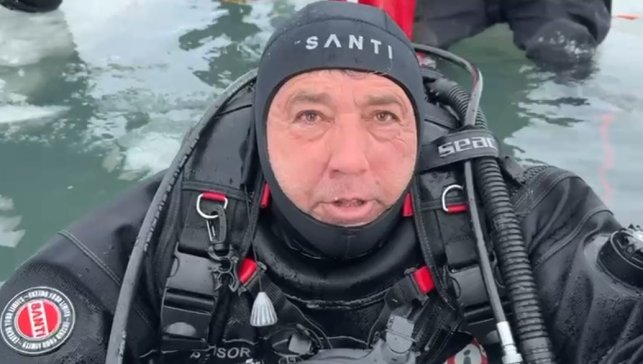 Çıldır Gölü'nde 6 Şubat depremi anısına dalış yaptılar