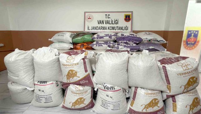 Van'da 3,5 milyon TL değerinde kaçak gıda malzemesi ele geçirildi
