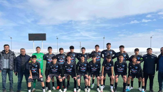 Muş Gençlerbirliği'nden 50. yılında çifte şampiyonluk sevinci