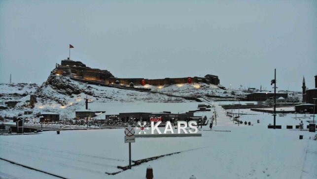 Yeniden beyaza bürünen Kars havadan görüntülendi