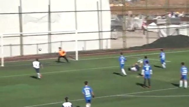 Malatya'da okul sporları futbol müsabakasında ayakta alkışlanan gol