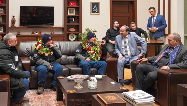 Rektör Çakmak: "Onlarla gurur duyuyoruz"