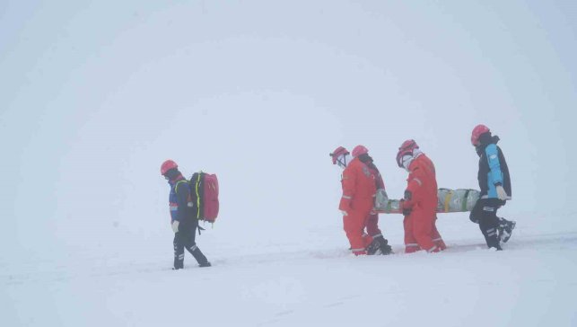 Muş'ta 2 bin 600 rakımda nefes kesen çığ tatbikatı