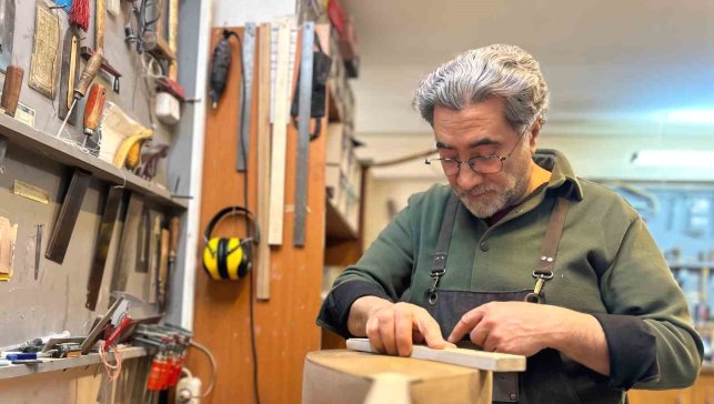 Van'da el emeğiyle üretilen bağlamalar birçok ülkeye gönderiliyor