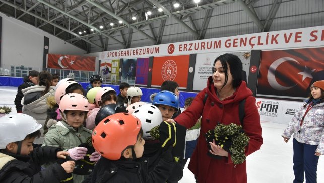 Minik yüreklere 'HİS'ten bere desteği