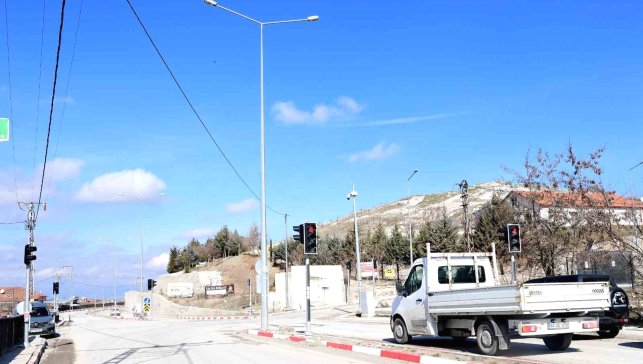 Büyükşehir Belediyesinden trafikte yaşanan sorunlara neşter