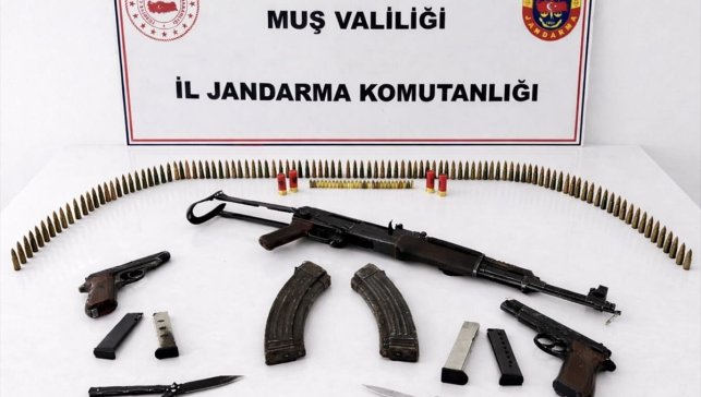Muş'ta silah ve mühimmat ele geçirildi