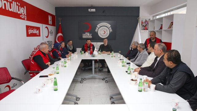 Erzurum'da kadınların kermes geliri Gazze için Kızılay'a bağışlandı