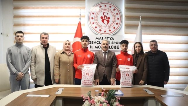 Röveşata golünün kahramanları ödüllendirildi