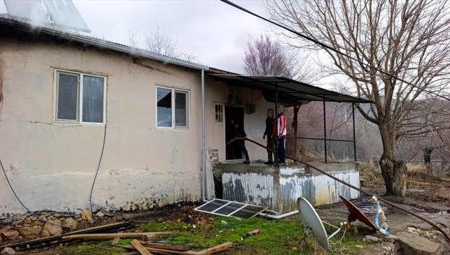 Tunceli'de tek katlı evde çıkan yangın söndürüldü