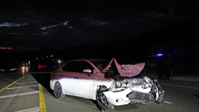 Elazığ'da iki otomobilin çarpışması sonucu 3 kişi yaralandı