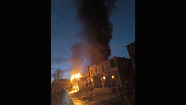 Van'da iş yerinde yangın paniği