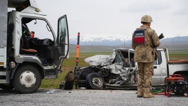 Erzurum'da jandarma bölgesinde bir ayda 12 kişi trafik kazalarında yaralandı