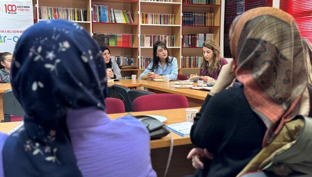 KÜÇÜK YAŞ, BÜYÜK SUÇ - Van'da akran anneleri çocukları için bir araya geliyor