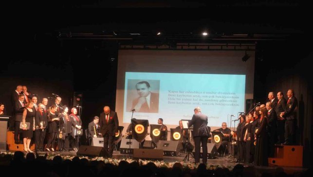 Muhayyerkürdi şarkılarla mest ettiler