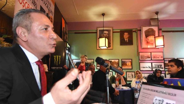 Gazeteci - Yazar Orhan Bozkurt, Milli Mücadele'nin kritik dönemeçlerini belgeler ve anılar ışığında anlattı