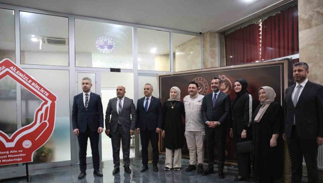 Bakan Göktaş'tan Elazığ'daki genç çiftlere sürpriz telefon: 51 milyon TL'lik dev destek