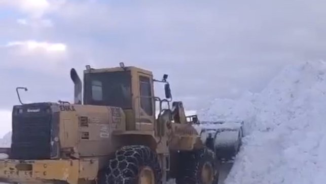 Bitlis'te yol açma ve genişletme çalışmaları sürüyor